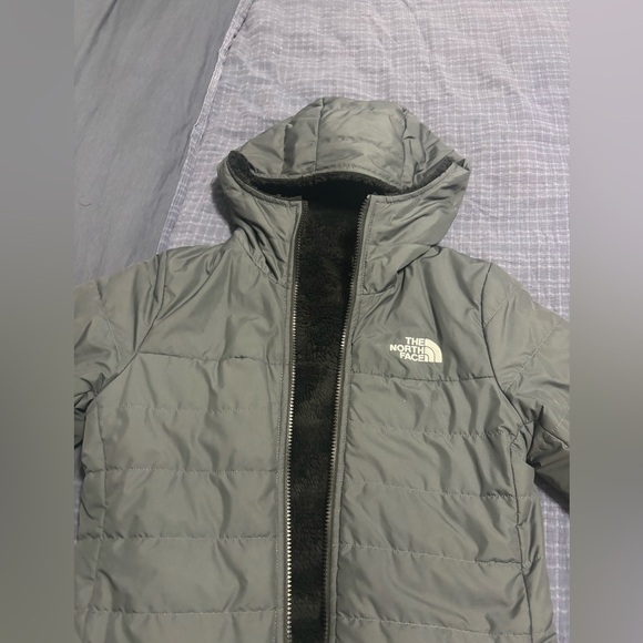 North face dark gray coat!!! Perfect condition! Only worn once or twice! - Picture 3 of 4